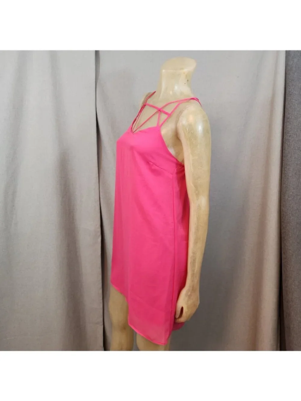 Charlotte Russe Solid Pink Sweetheart Neck Slvlss Strappy Shift Dress MEDIUM - Picture 5 of 6